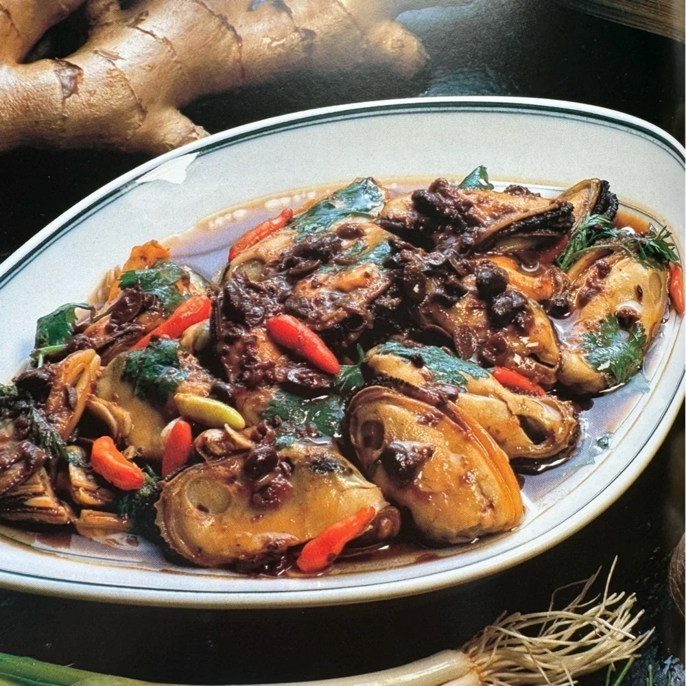 Vintage Keo’s  Thai Cuisine Hardcover Cookbook